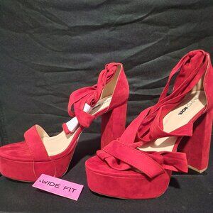 Red fashion nova plot twist heels (Wide Fit)
